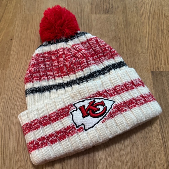 NFL Chiefs OSFA Ivory Red KC Chiefs Kansas City Chiefs Pom Knit Beanie Hat - Picture 1 of 7